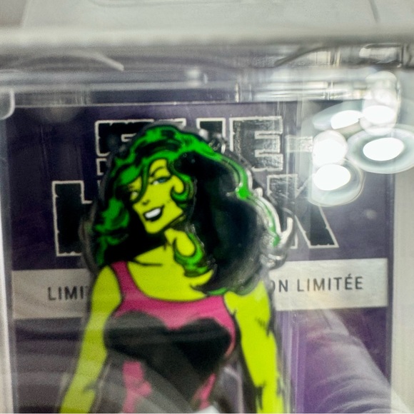 NWT. Disney Parks 2023 Marvel She Hulk #1105 LE Figpin Pin - Picture 3 of 10